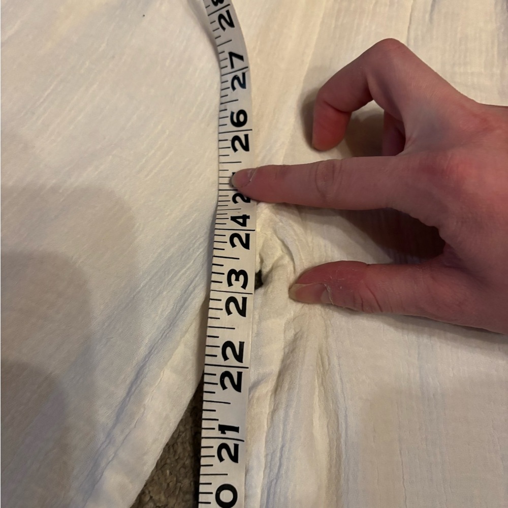 Wide Leg Pull-On Pants in White - Picture 3 of 6